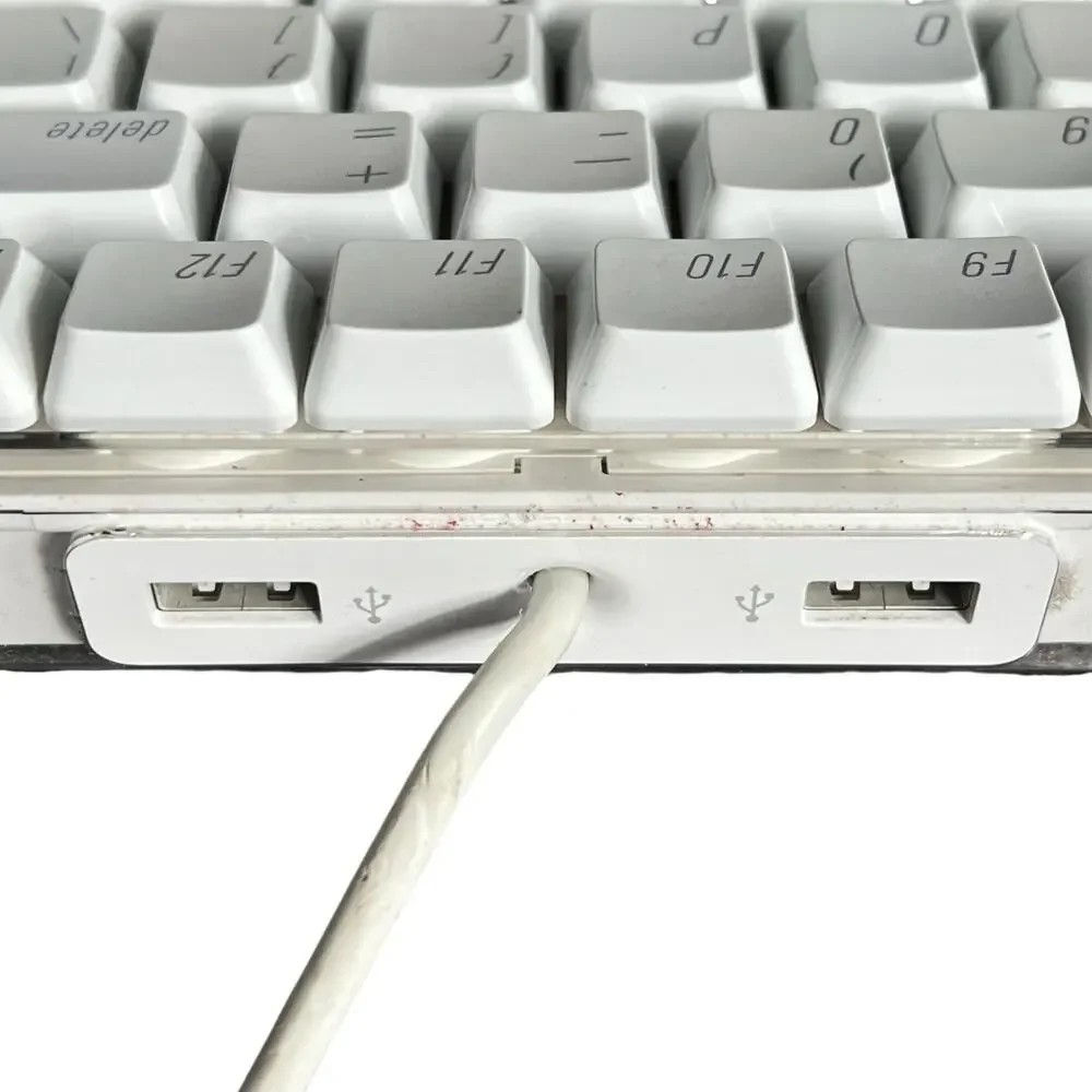 Apple Computer Keyboard Model A1048 Wired White Vintage Full Size